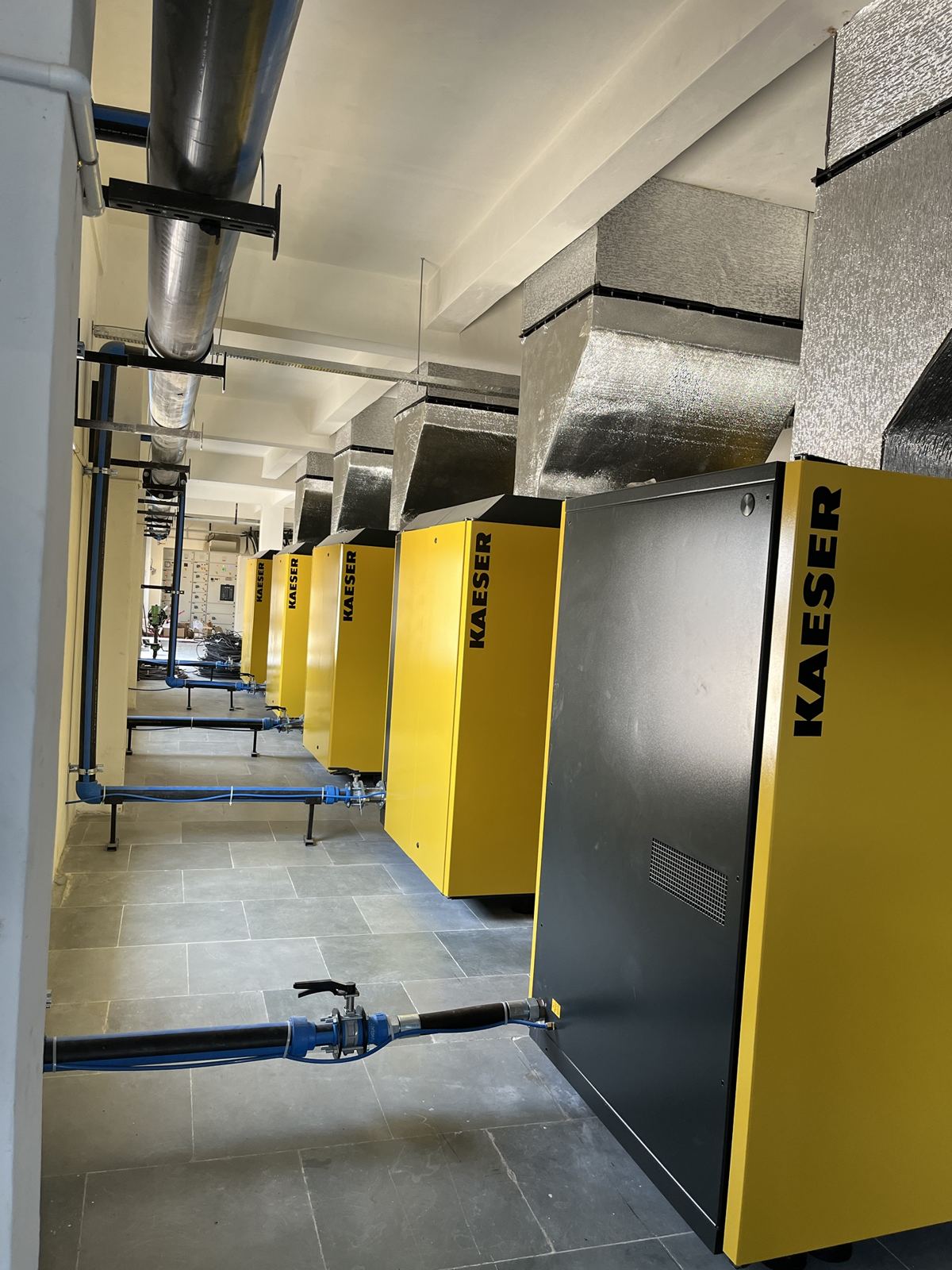 PPCH compressed air drops beside compressors